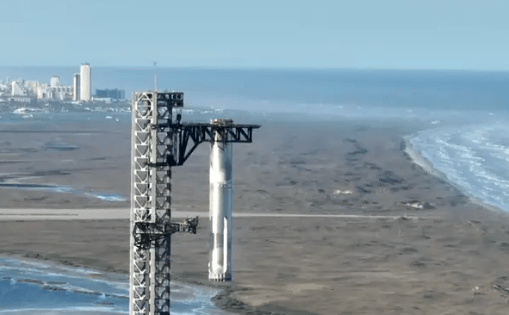 Space X星际飞船第七次试飞：再现“筷子夹火箭”，但飞船失联