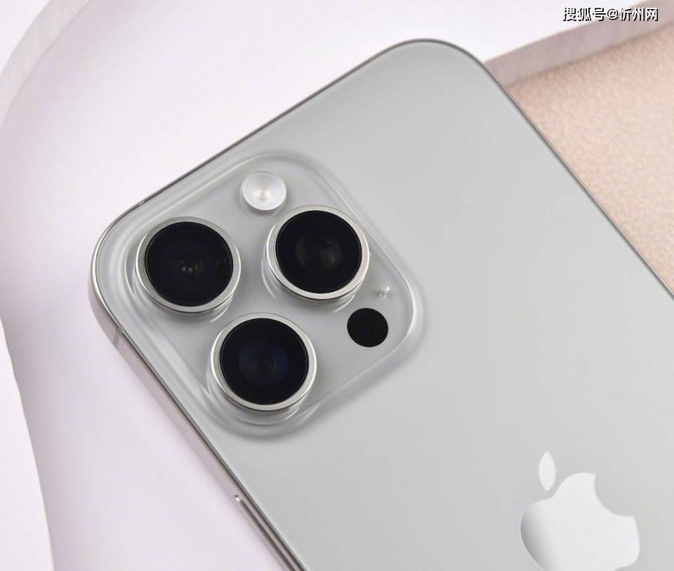 512GB暴跌1700元，iPhone 16 Pro Max重回低价，没必要等618了
