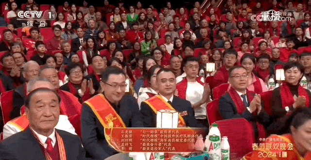 “现在大家叫我‘大粪妞’，我很开心！”