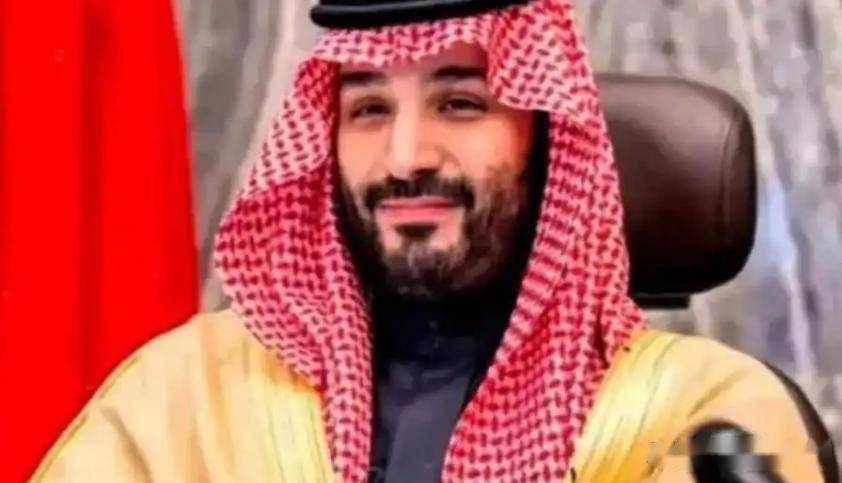 沙特正式表态了!你没听错,全球最大的石油出口国之一,沙特阿拉伯,竟然决定放弃每桶原油价格100美元的目标,准备增产