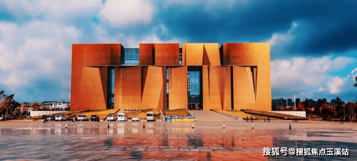 昆明【万科都会半岛】配套学校｜最新价格走势｜户型图_楼盘详情！