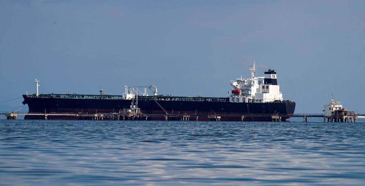 中国为何不买单？美军强行掌控约委内瑞拉5000万桶原油，每桶涨2美元，中国一桶不要，抢油容易，但无中国买家、无资本跟进，资源反成包袱