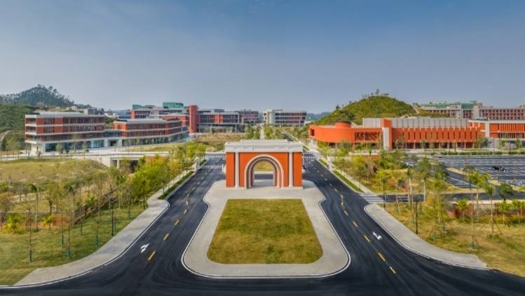 广东两所民办高校缺档均超1500人，为什么？