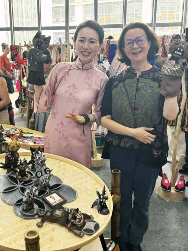 【文化中国行】既传统也叛逆，非遗伴手礼这样圈粉年轻人